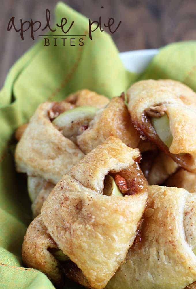 Apple Pie Bites - A delicious, quick & easy mini apple pie made with Pillsbury crescent rolls in less than 30 minutes!