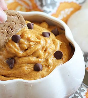 Chocolate Chip Pumpkin Dip - a quick and easy fall appetizer!