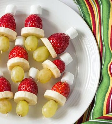 Christmas Grinch Kabobs - A cute, fun and healthy holiday snack or appetizer!