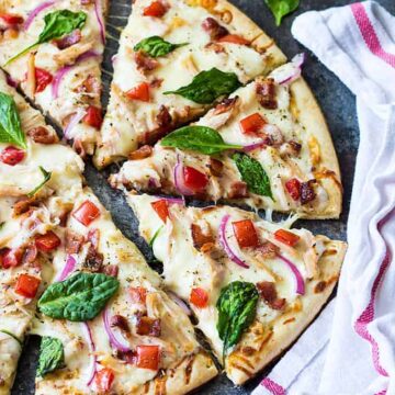 Turkey Bacon Ranch Pizza - A quick, easy and delicious pizza to recycle leftover turkey!